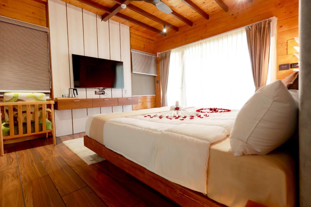 Wooden Ecr Sea Resort Puducherry Buitenkant foto