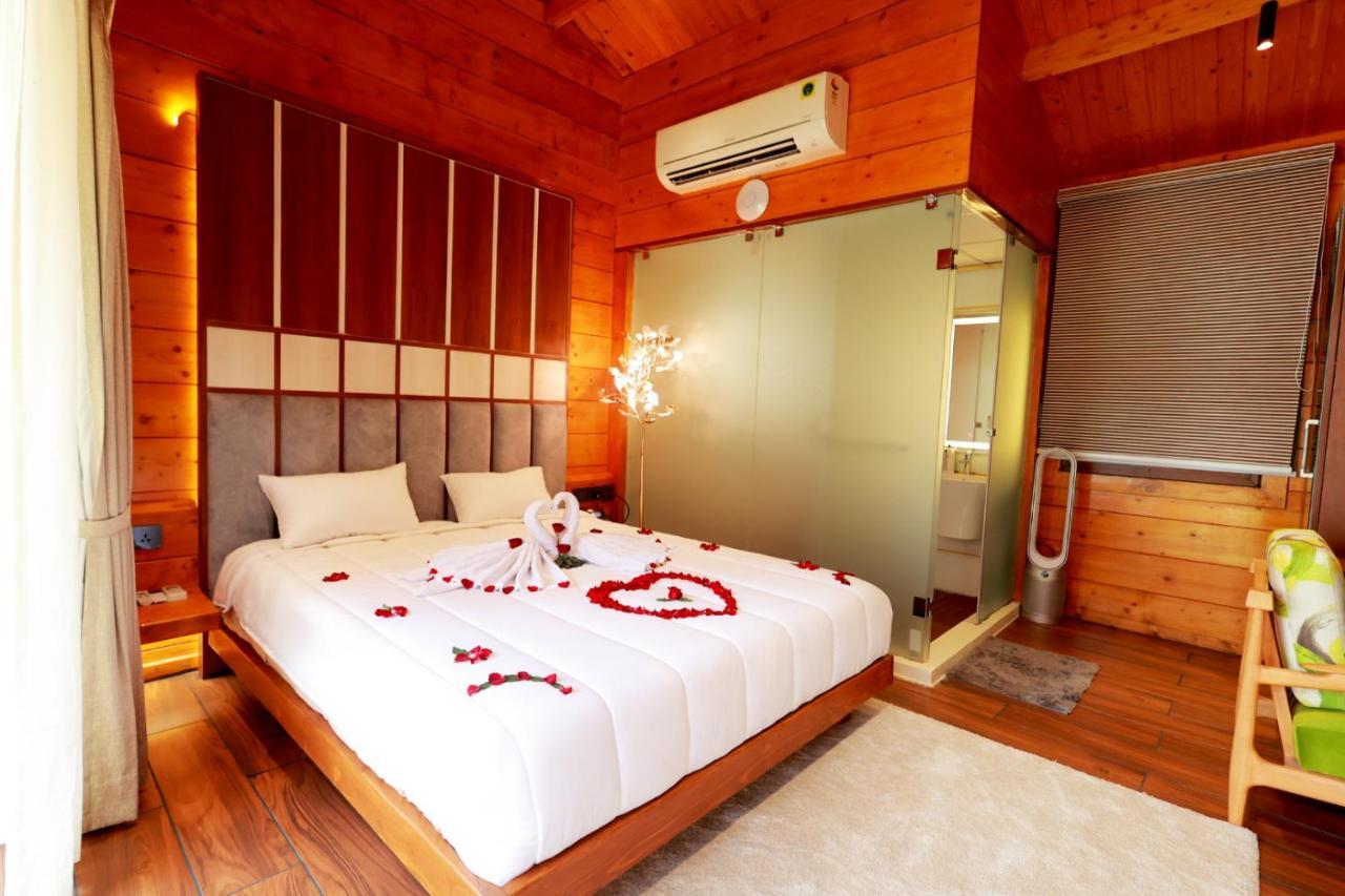 Wooden Ecr Sea Resort Puducherry Buitenkant foto