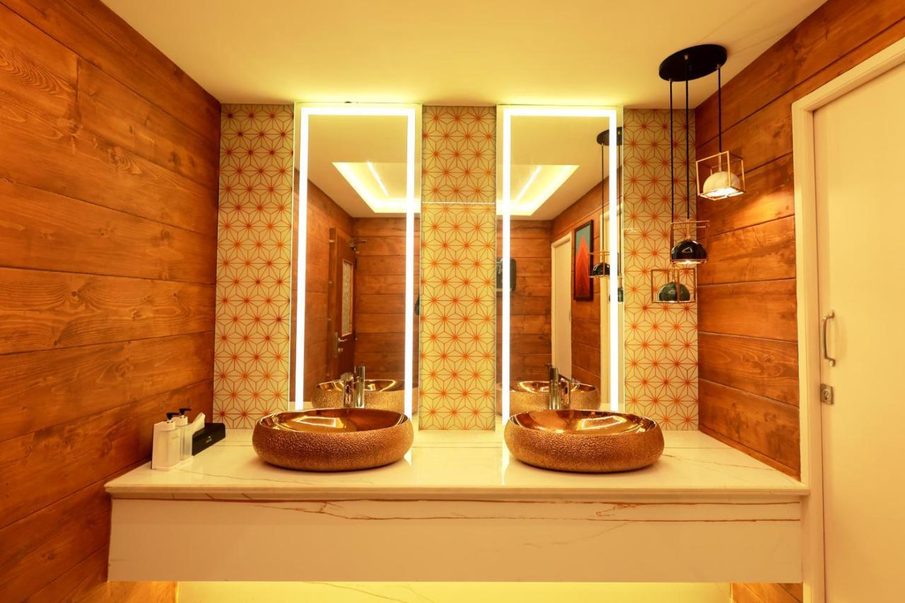 Wooden Ecr Sea Resort Puducherry Buitenkant foto
