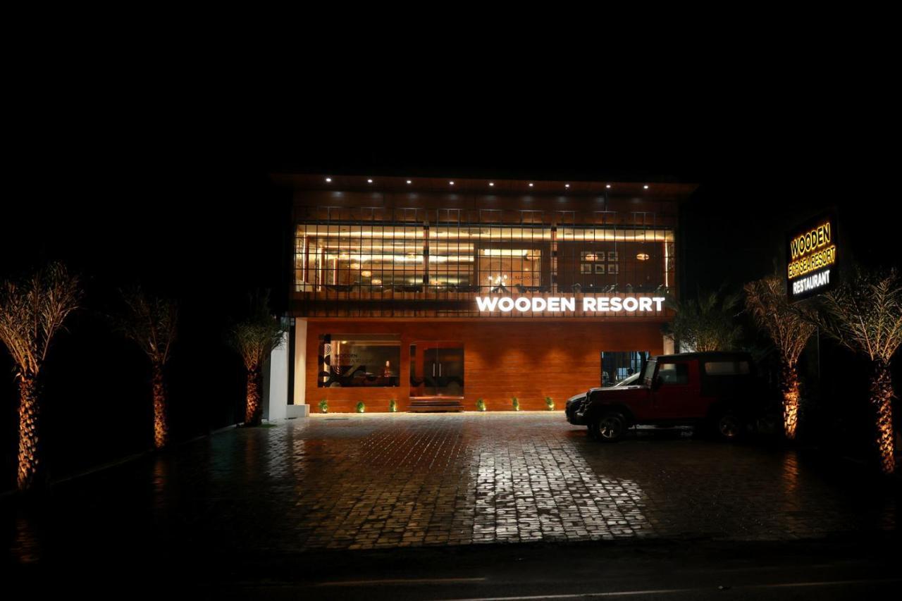 Wooden Ecr Sea Resort Puducherry Buitenkant foto